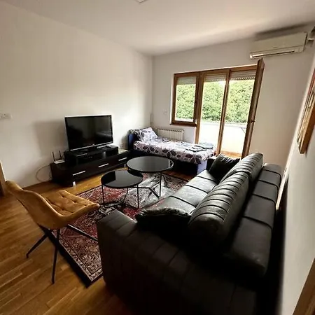 Luxury In The Center 66 M² Size. Апартаменты Скопье